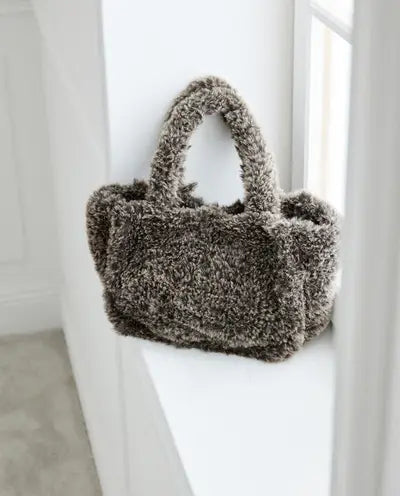 Catalogue 242 : COUP DE FOUDRE ASSURÉ