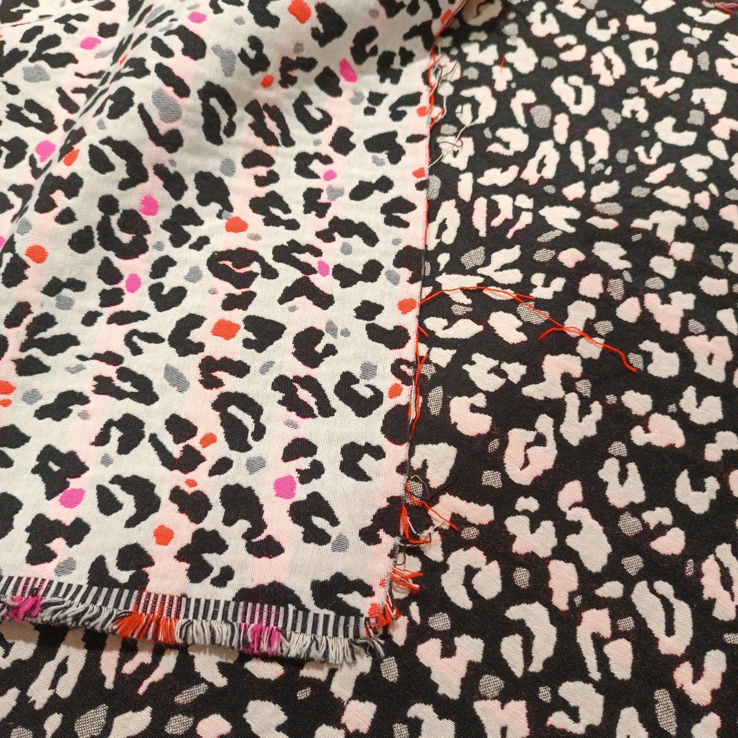 COUPONS jacquard léopard reversible