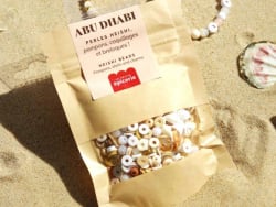 MÉLANGE DE PERLES HEISHI ET DE BRELOQUES - ABU DHABI