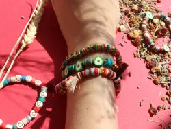 MÉLANGE DE PERLES HEISHI ET DE BRELOQUES - DAKAR