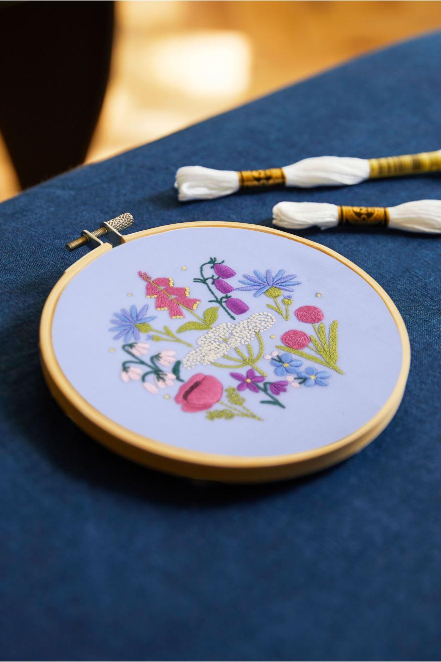 KIT BRODERIE JARDIN ANGLAIS DE CELESTE JOHNSTON