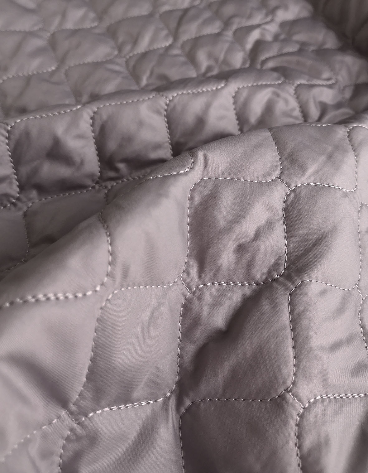 Tissu polyester matelassé doublé fourrure couleur gris