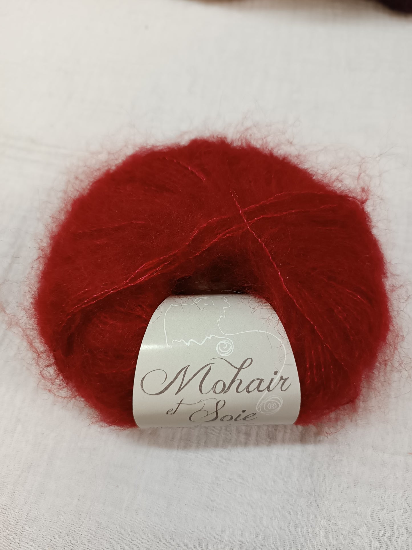874. Mohair et soie rubis