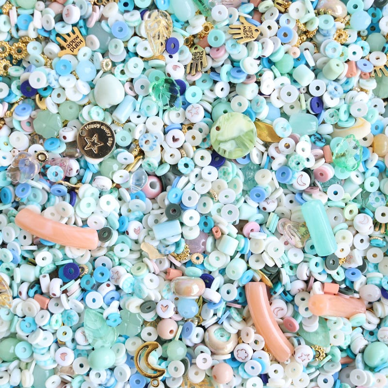 MÉLANGE DE PERLES HEISHI ET DE BRELOQUES - OSLO