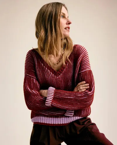 N°276 : Femme Tricot Fils Piliers