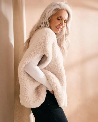 N°276 : Femme Tricot Fils Piliers