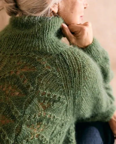 N°276 : Femme Tricot Fils Piliers
