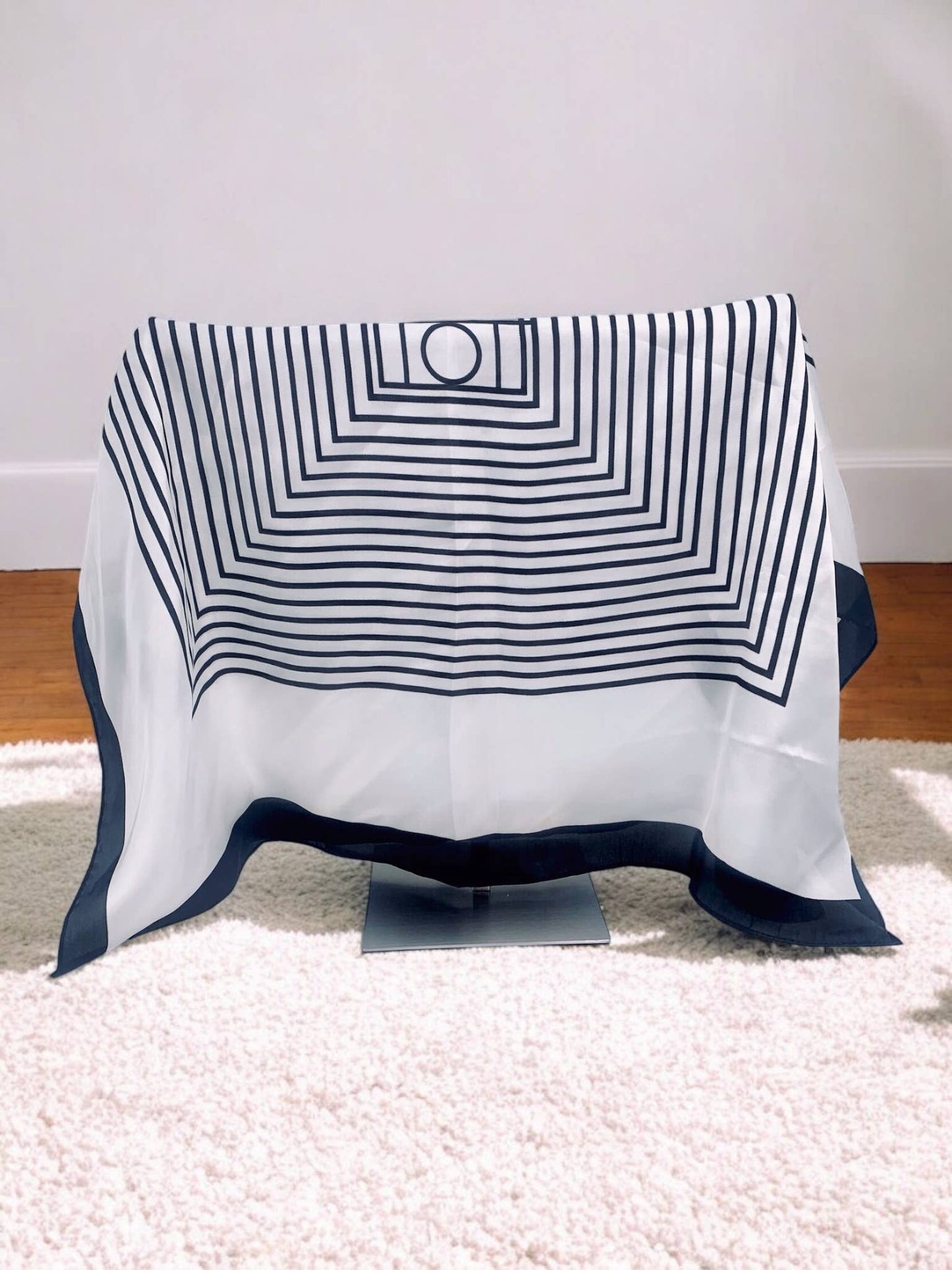 Foulard à motif 68x68cm FL18: Noir / 100% POLYESTER
