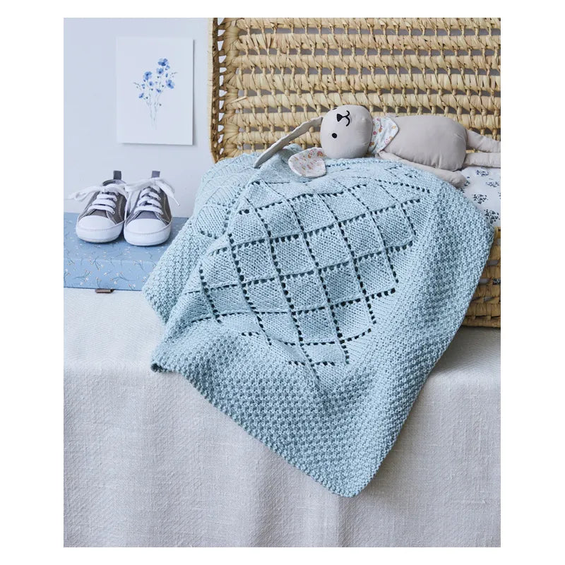 Couvertures au tricot pour bébé : 20 modèles & 3 doudous