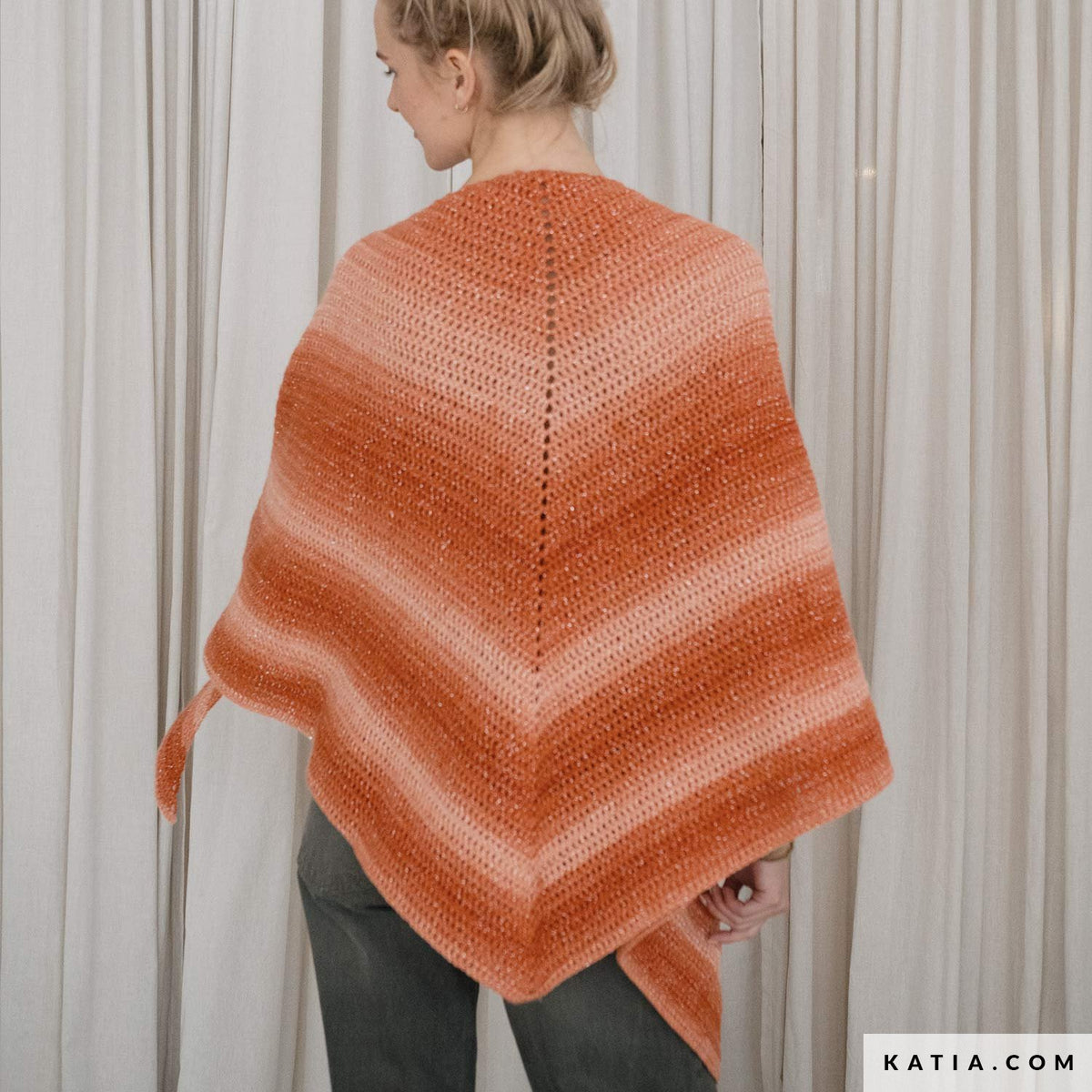 Modèle gratuit de châle au crochet en Comet Ombré