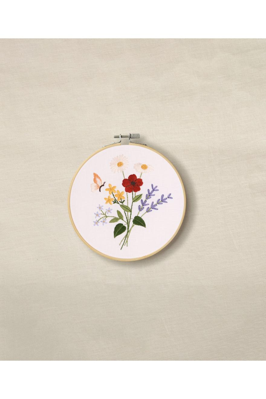 Somptueuses fleurs d’été Kit broderie TB219